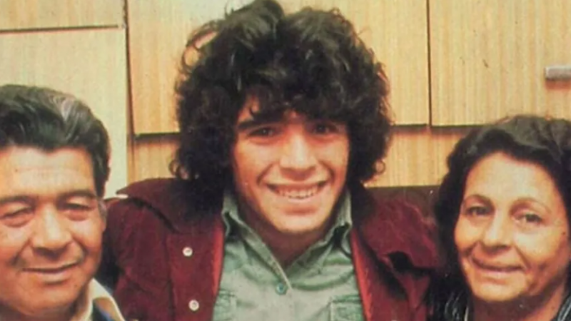 Felíz Cumpleaños: La historia premonitoria del nacimiento de Maradona